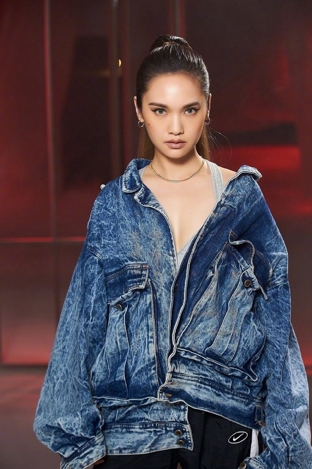 杨丞琳卷发性感mv写真图片34