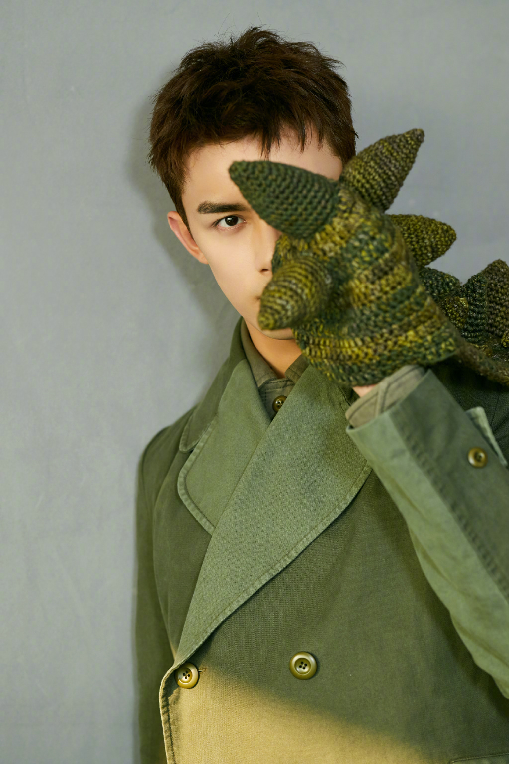 吴磊恐龙帽俏皮写真图片28