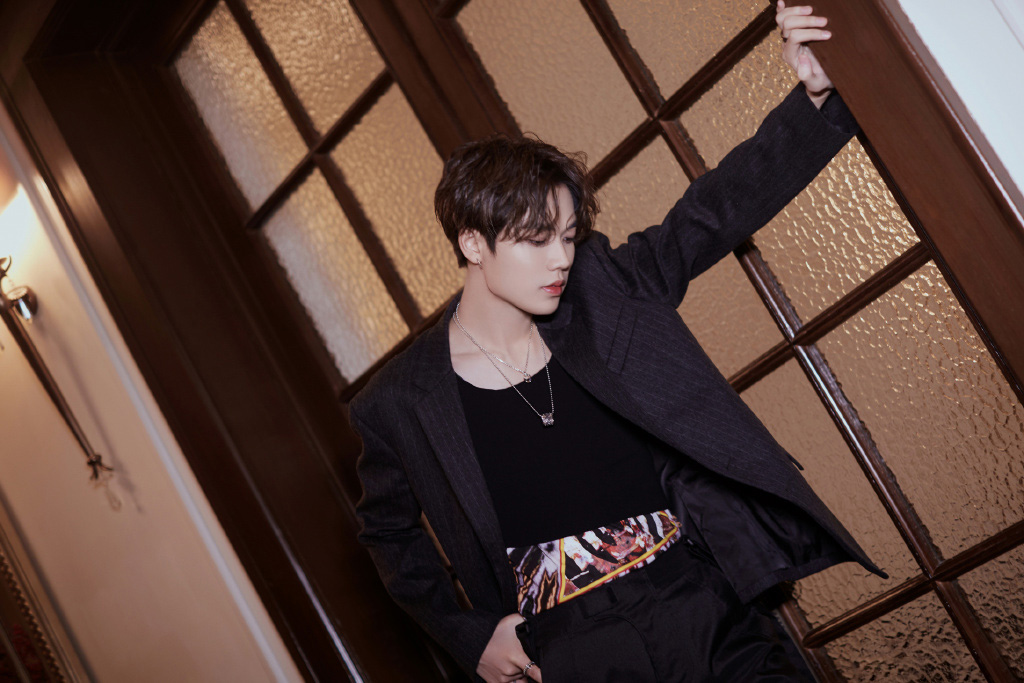 林彦俊机车风西装写真图片89