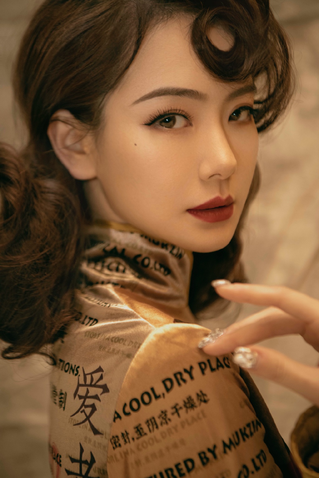 戚薇旗袍复古性感写真图片1223