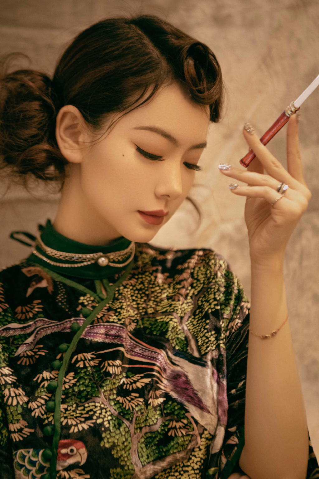 戚薇旗袍复古性感写真图片1823