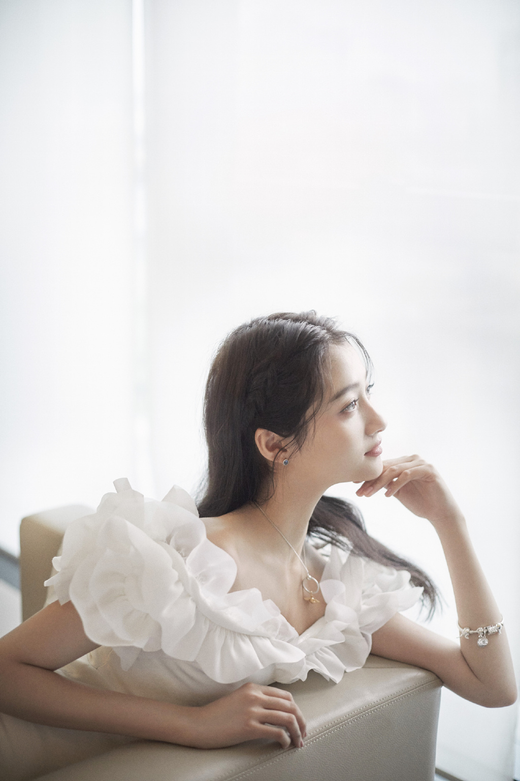 关晓彤仙气白裙写真图片38