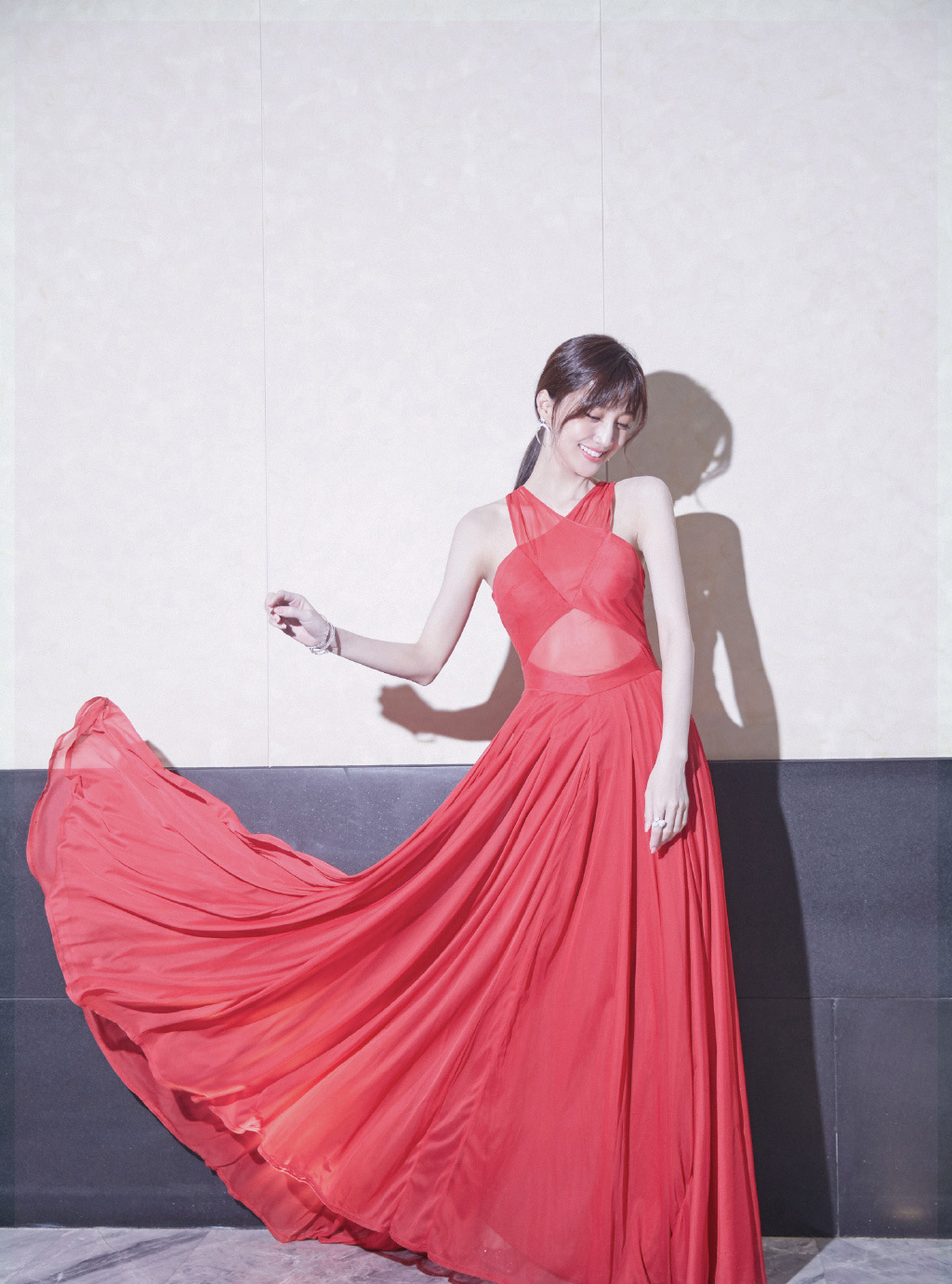 郑雅文红裙性感写真图片26