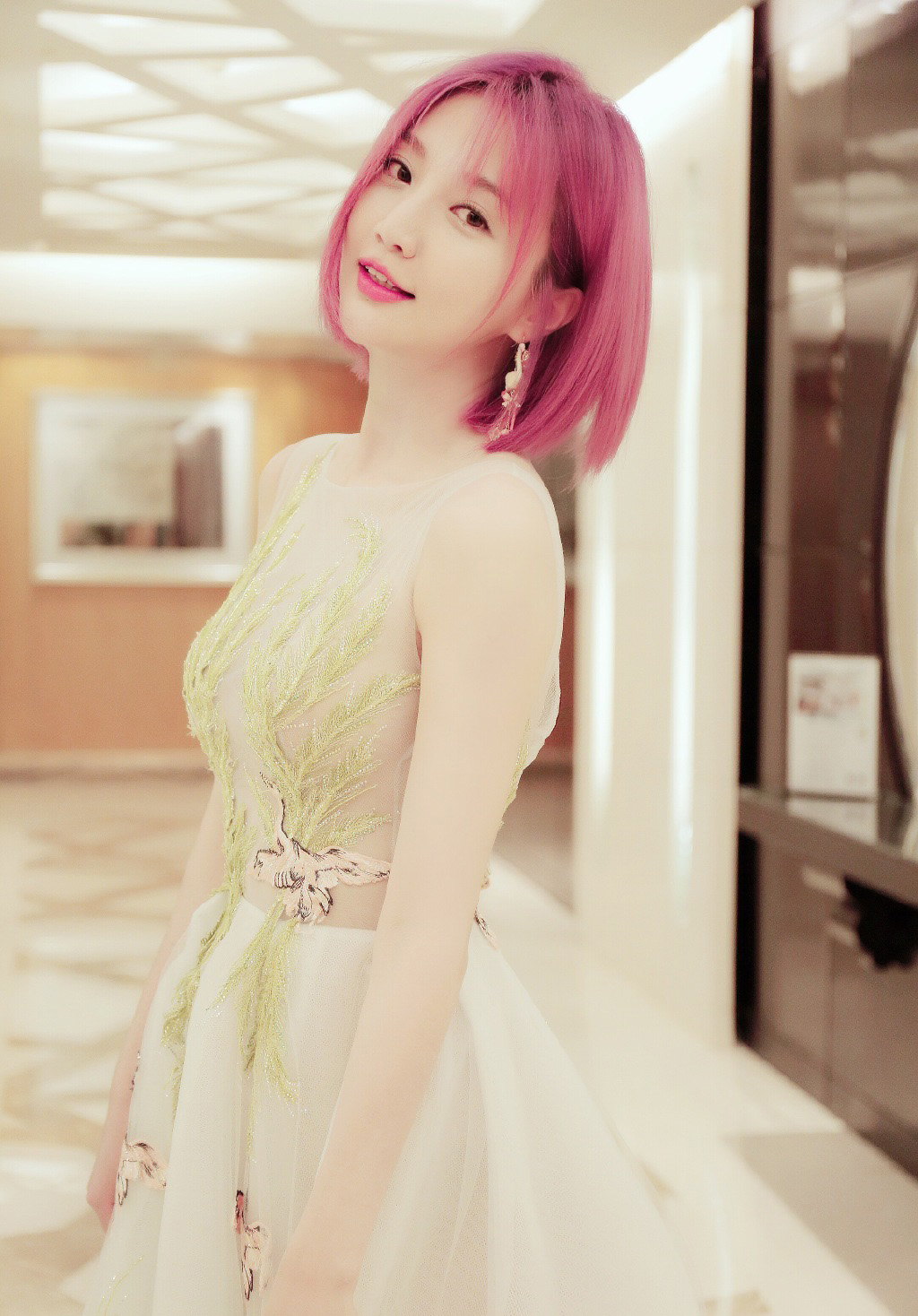 郑雅文红发甜美性感写真图片16