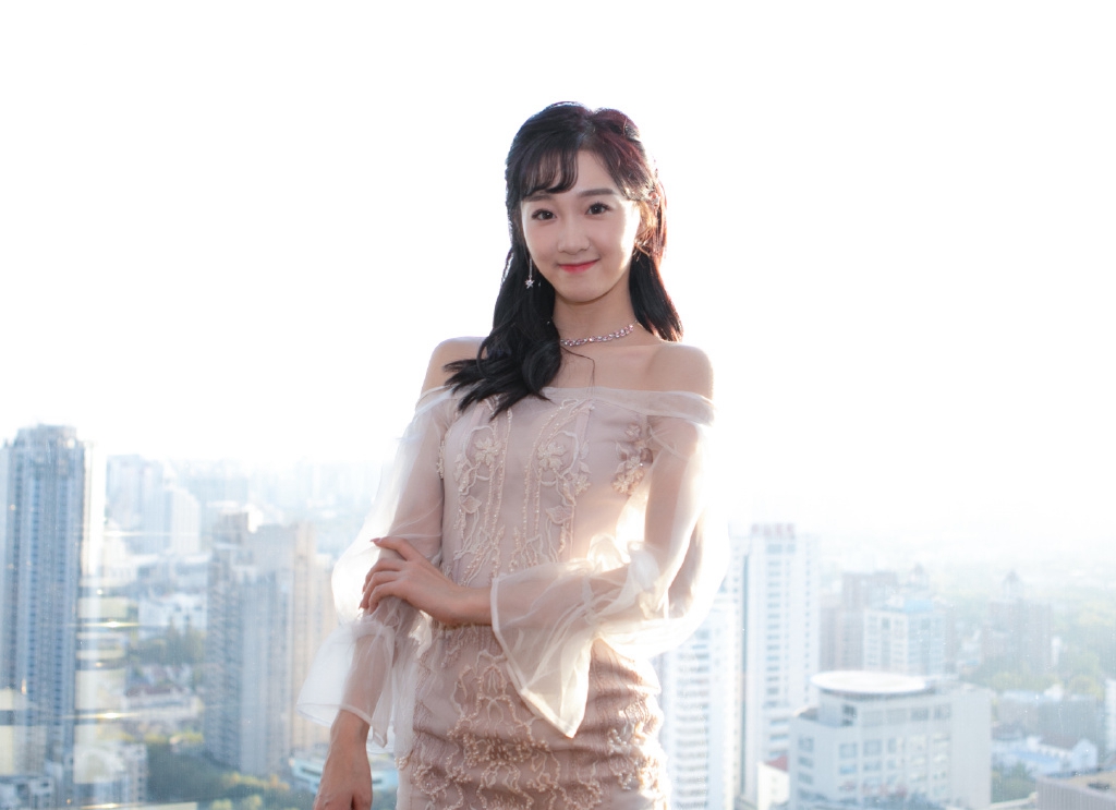 李子璇樱花妆甜美写真图片1111