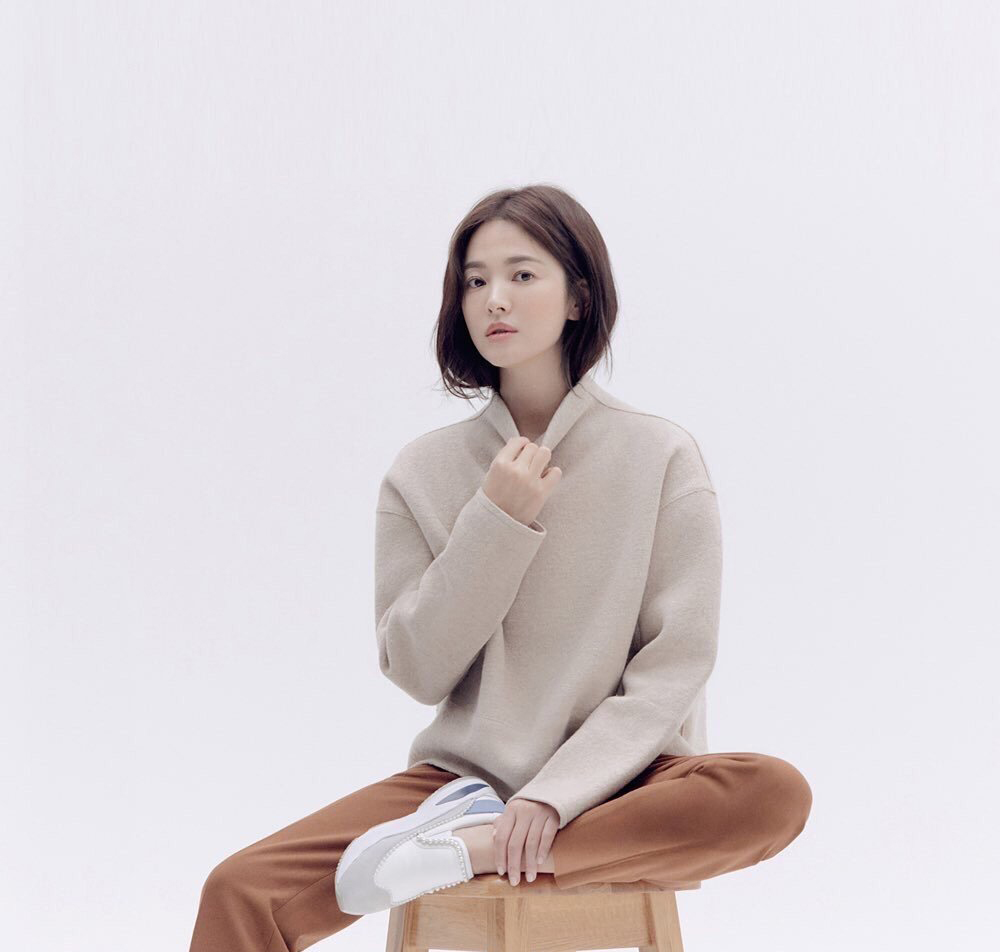 简介:宋慧乔最新宣传片性感写真,分享一组宋慧乔图片给大家,图中的