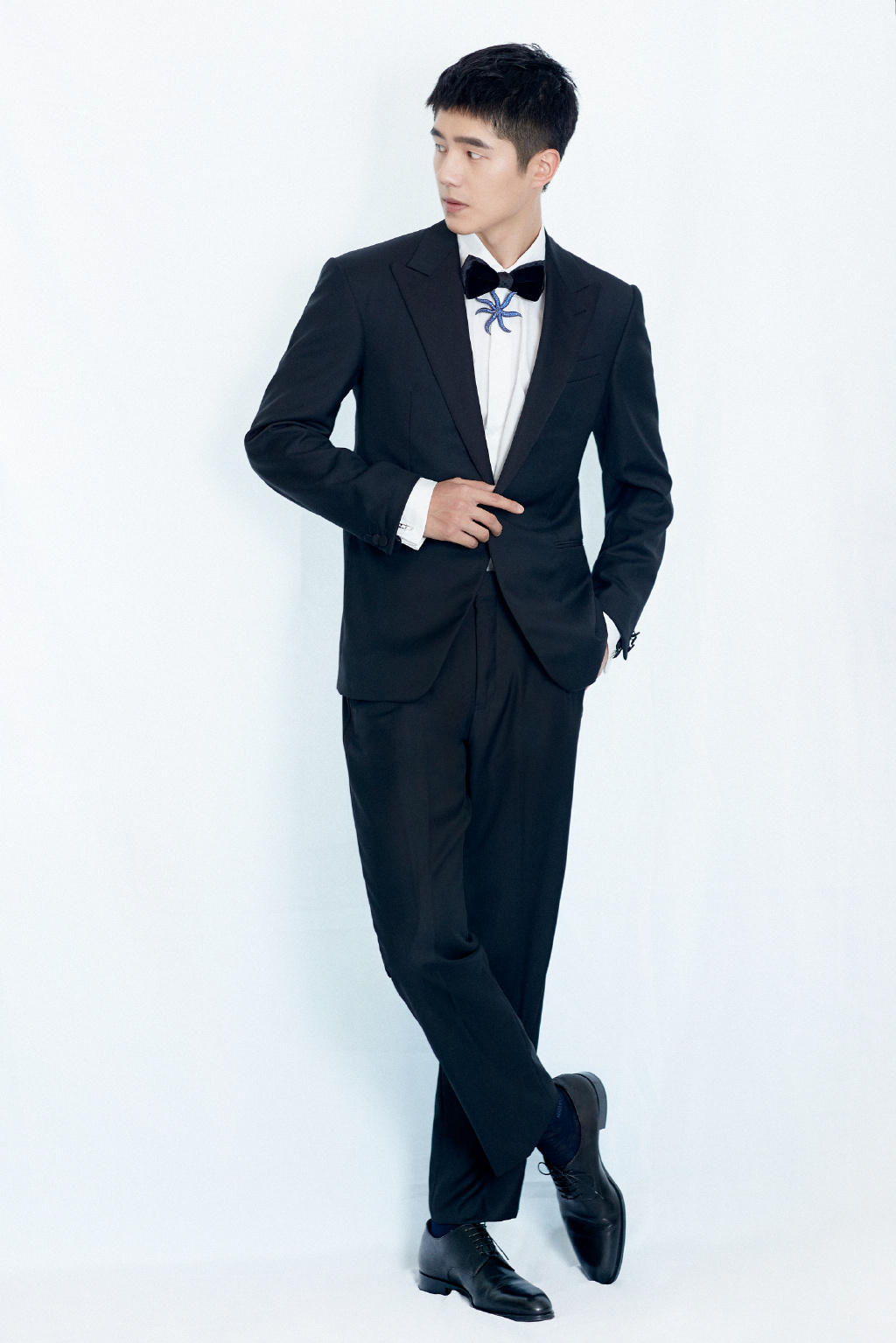 刘昊然黑色礼服绅士大方写真99