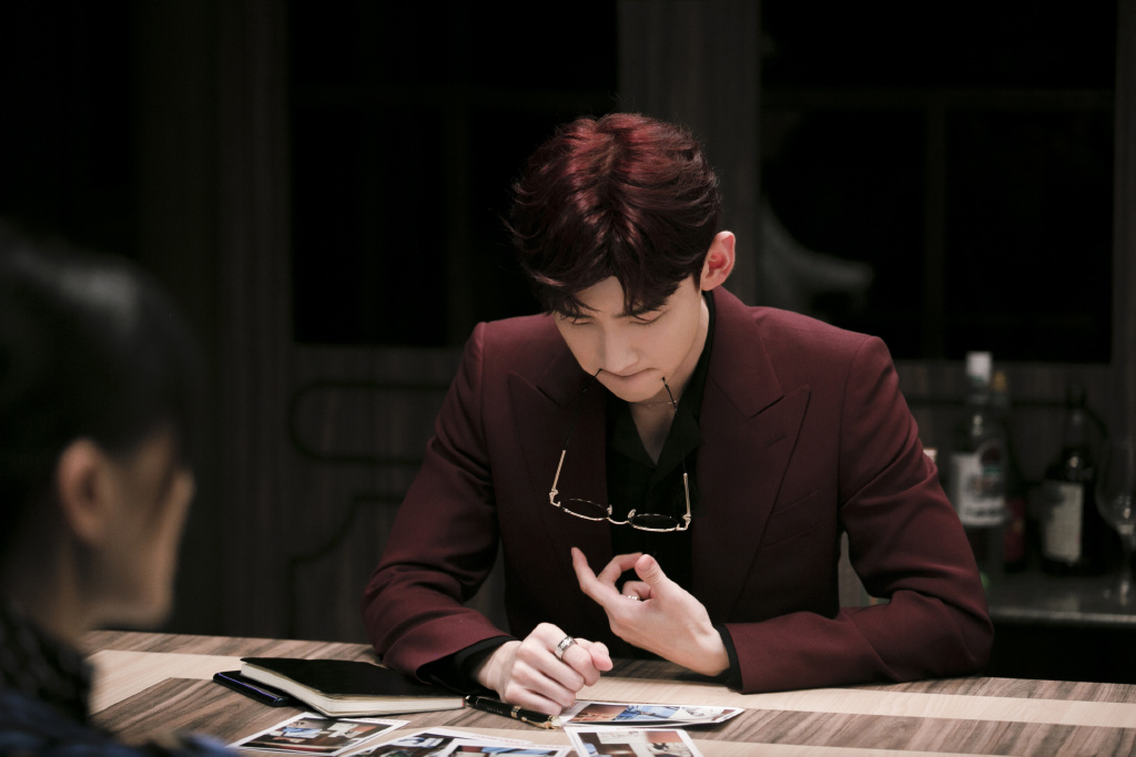 白敬亭红色西装帅气图片310