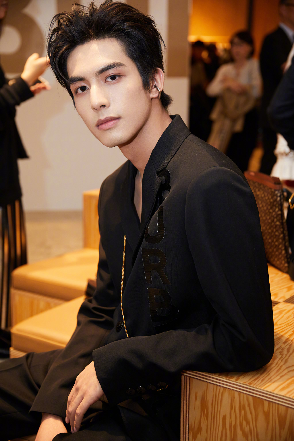 宋威龙绅士帅气写真图片212