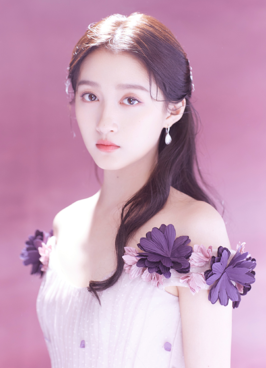 关晓彤鲜花裙明星慈善夜写真图片,关晓彤图片-第7图