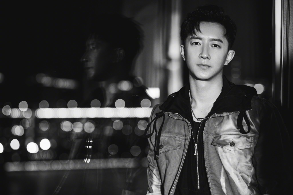 韩庚前卫运动风写真图片,分享一组韩庚图片给大家,图中的明星图片壁纸