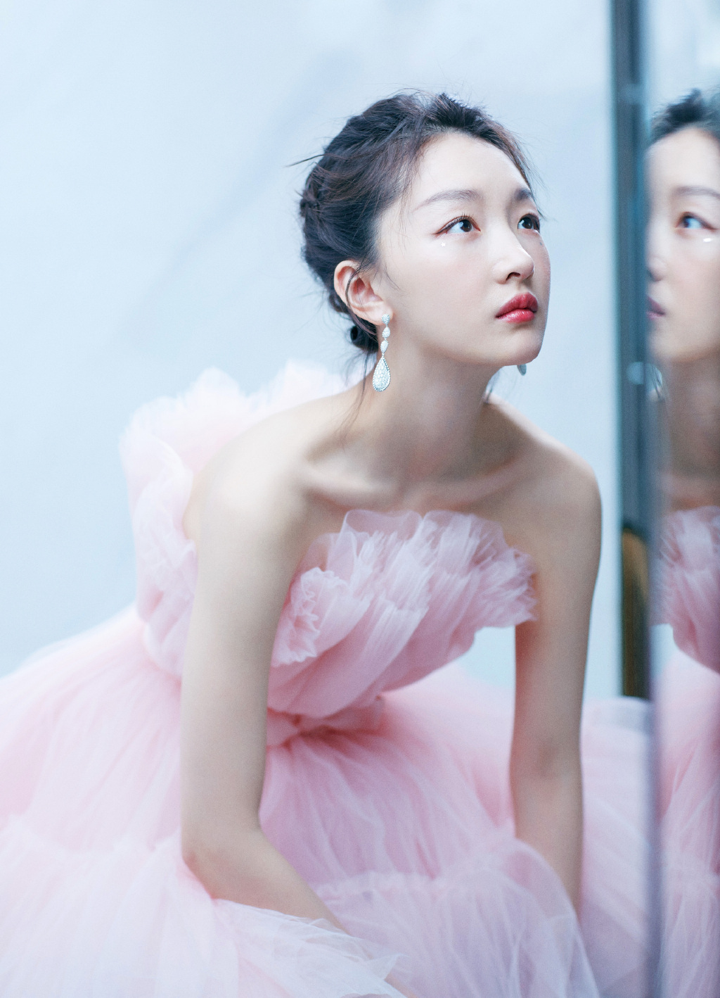 周冬雨粉色蓬蓬裙性感写真图片38