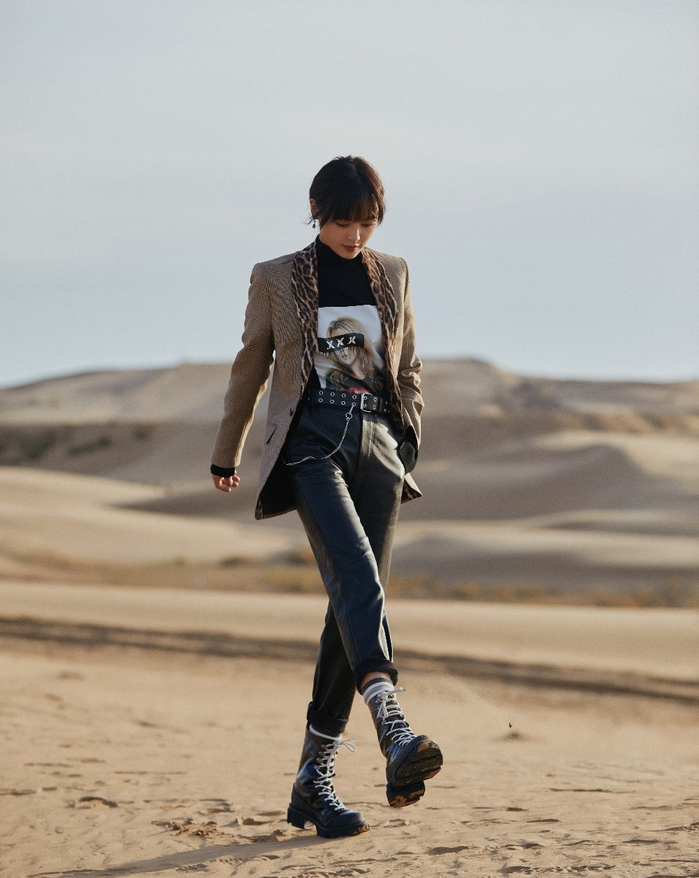 辛芷蕾沙漠落日大片图片1111