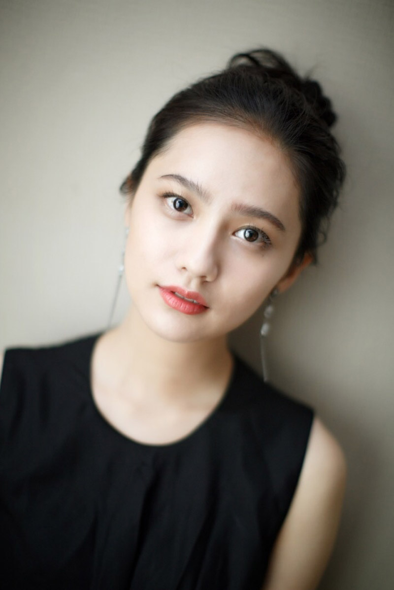 姜珮瑶简约大气活动照图片35