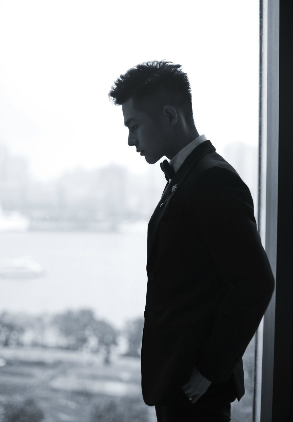 潘宥诚黑色西服帅气写真图片19