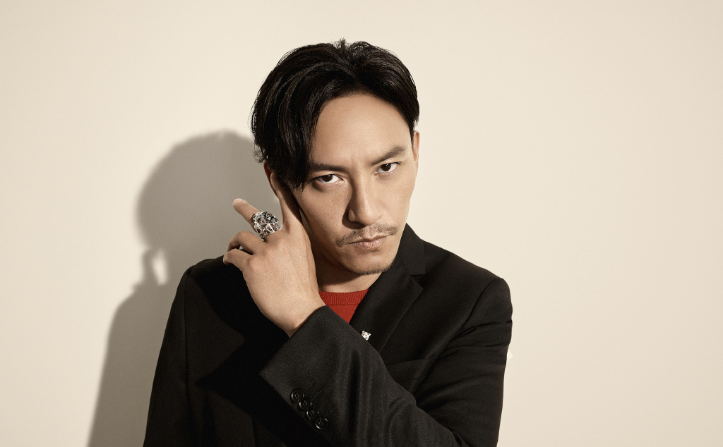 张震野性气息帅气写真89