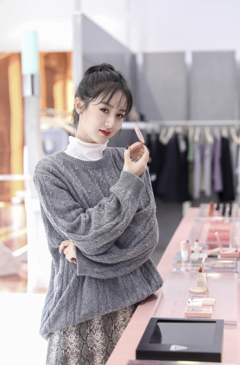 简介:袁冰妍甜美养眼活动照图片,分享一组袁冰妍图片给大家,图中的