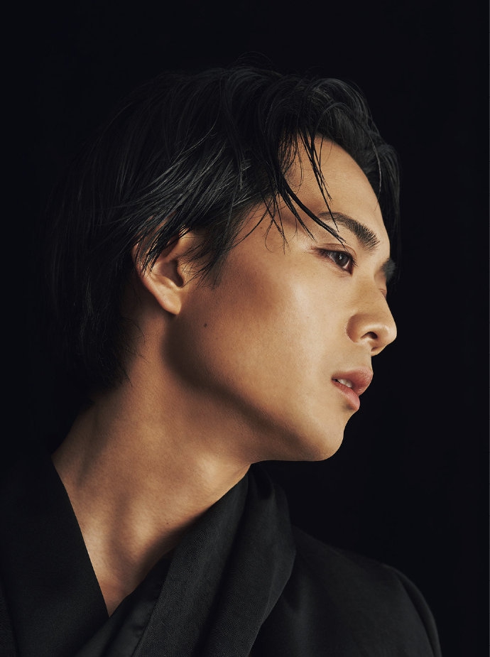 龙星凉时尚帅气写真图片14