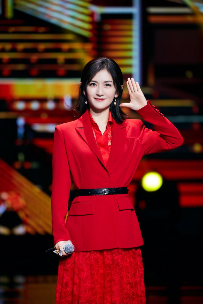 谢娜红裙西装外套性感图片26