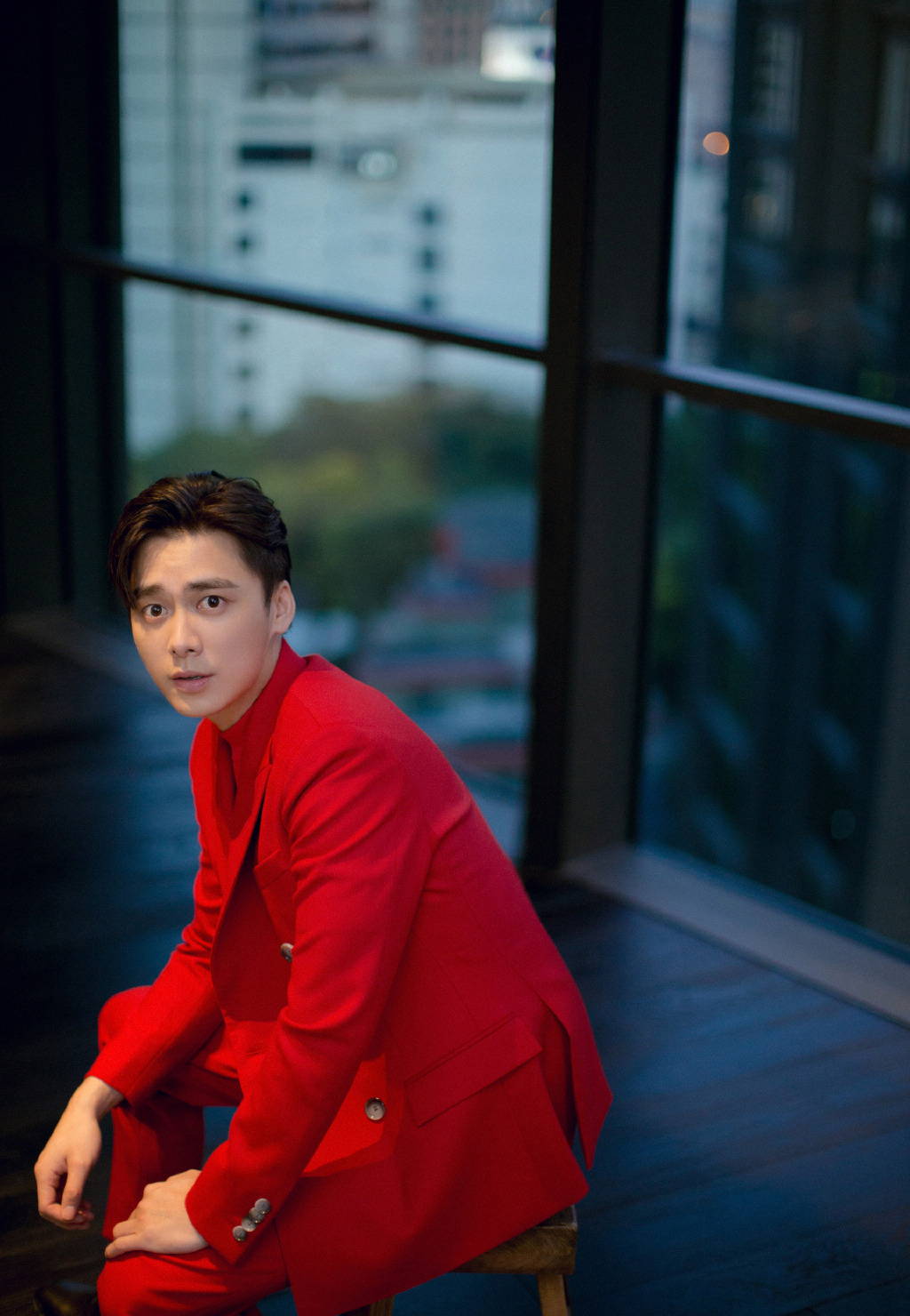 李易峰红色西装帅气写真图片36