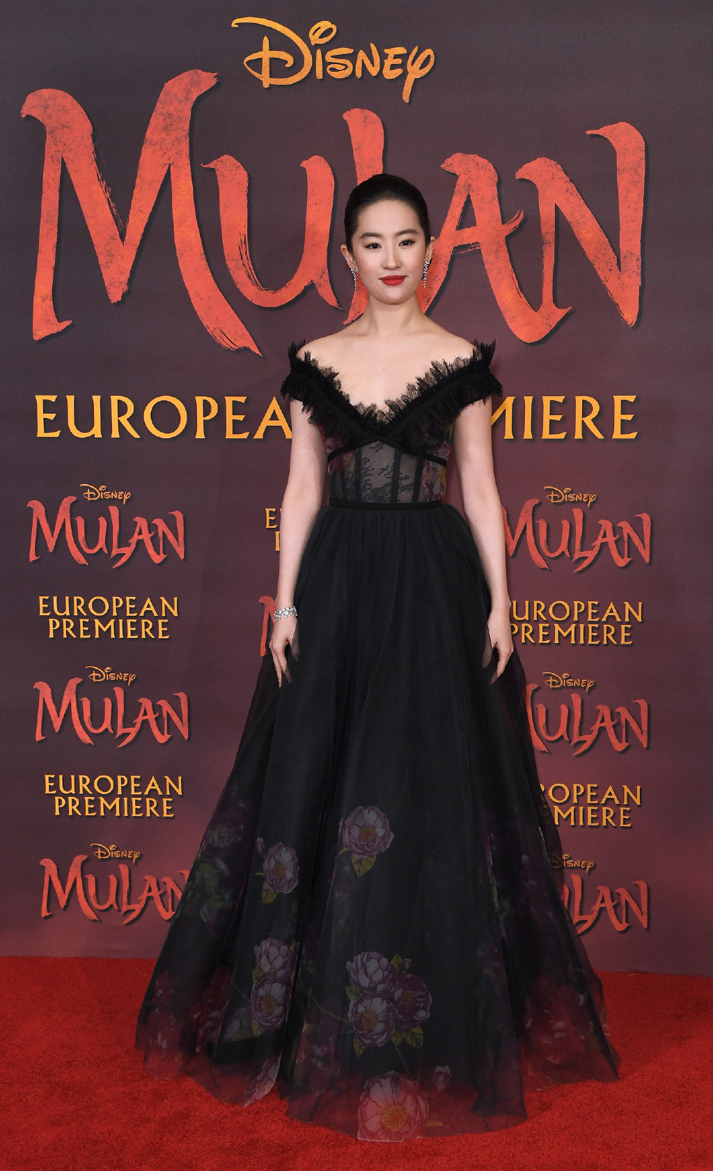 刘亦菲黑天鹅裙极清美照图片77