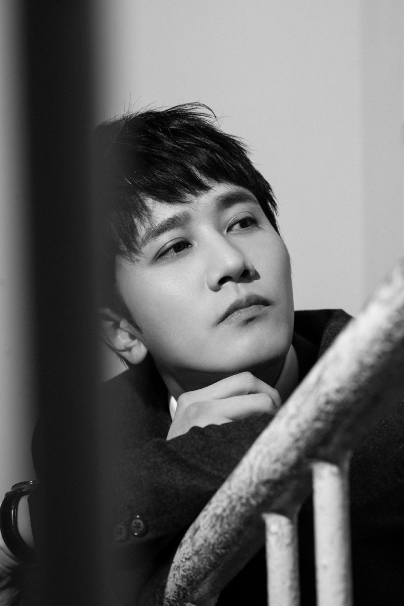 彭冠英成熟帅气写真图片14