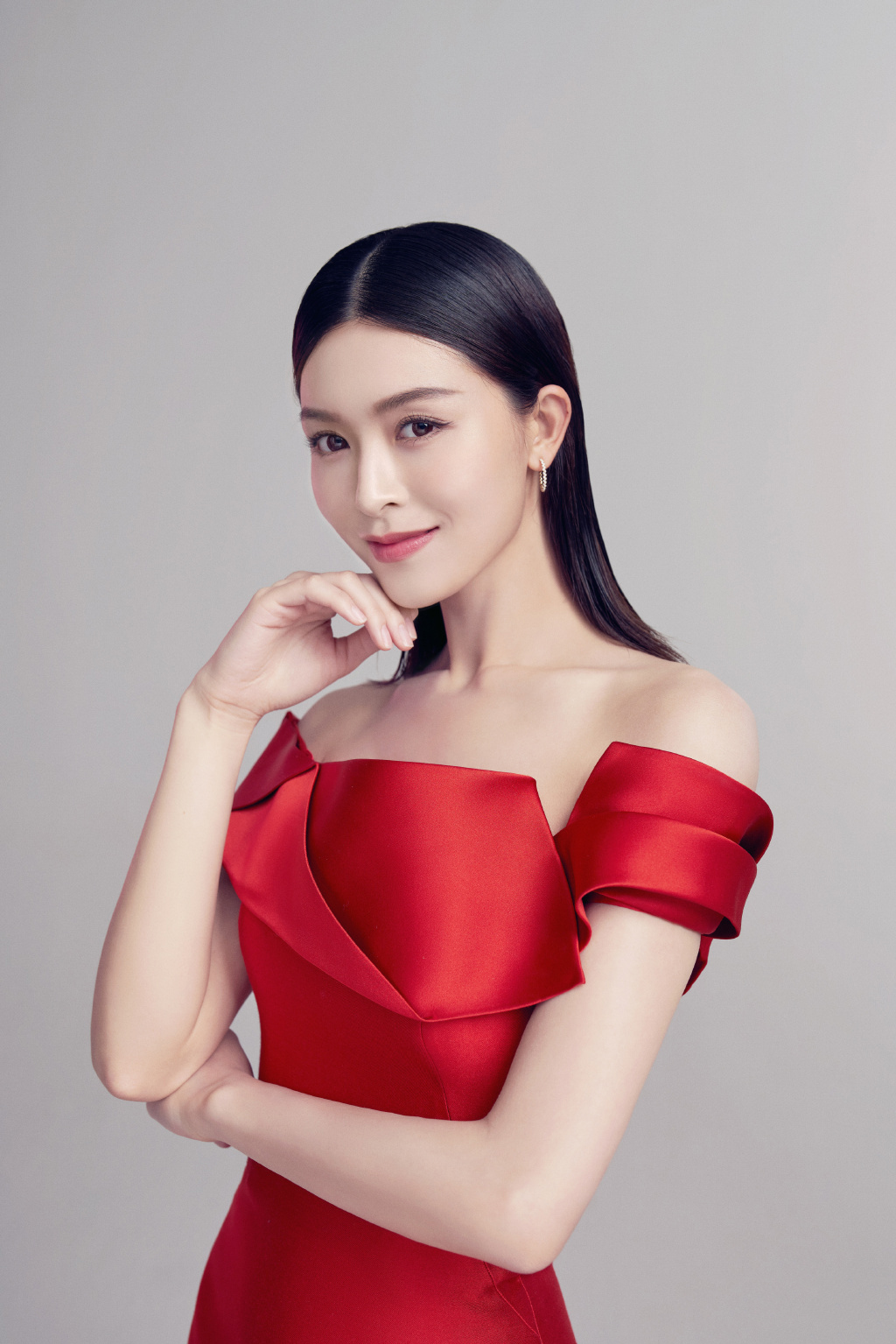 文咏珊红裙优雅性感写真图片24