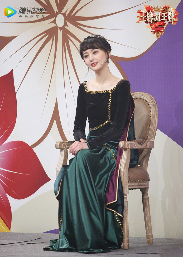 简介:郑爽《王牌对王牌》安娜公主造型图片,分享一组郑爽图片给大家