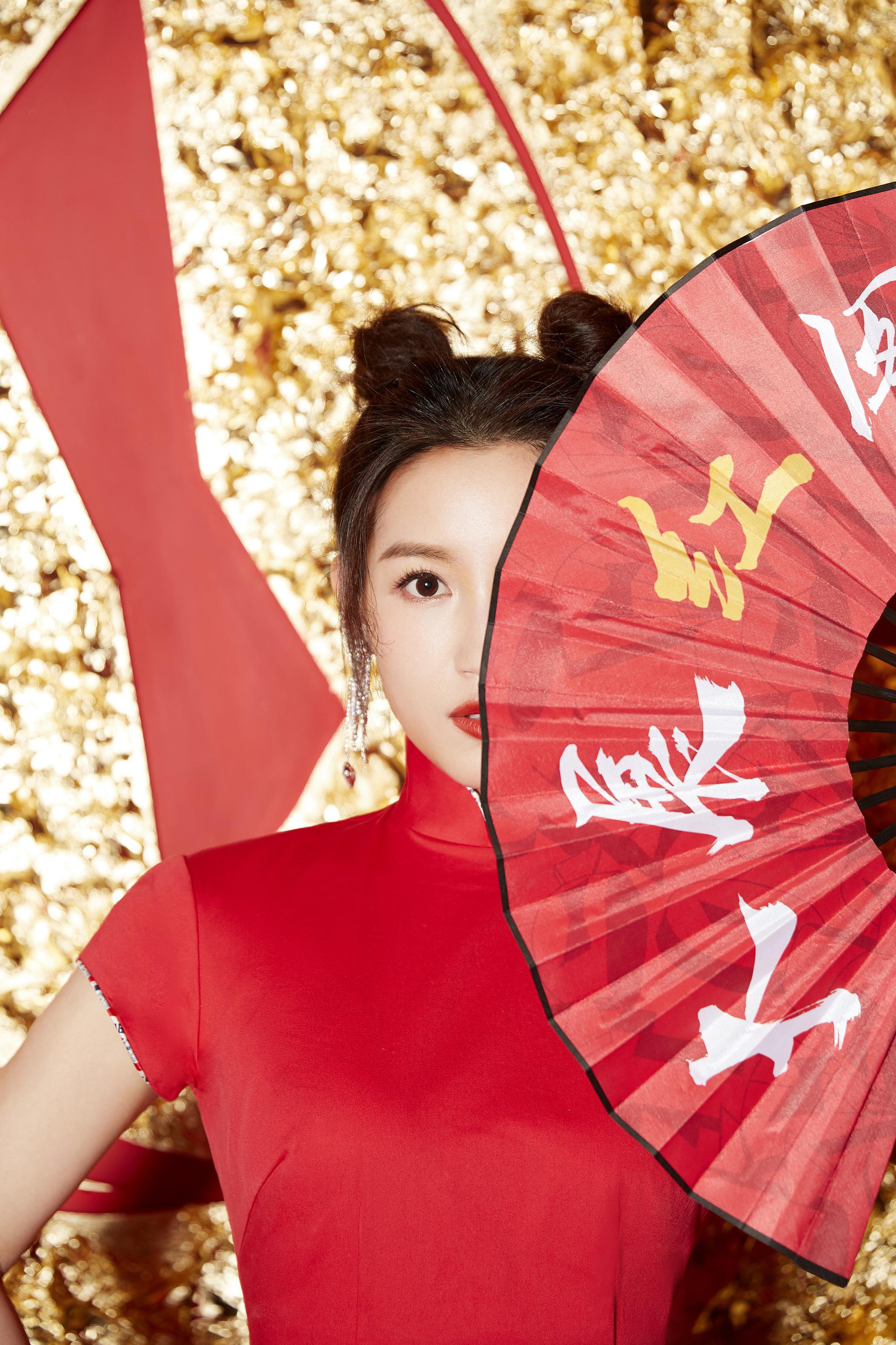 苏青红色旗袍韵味性感写真图片27