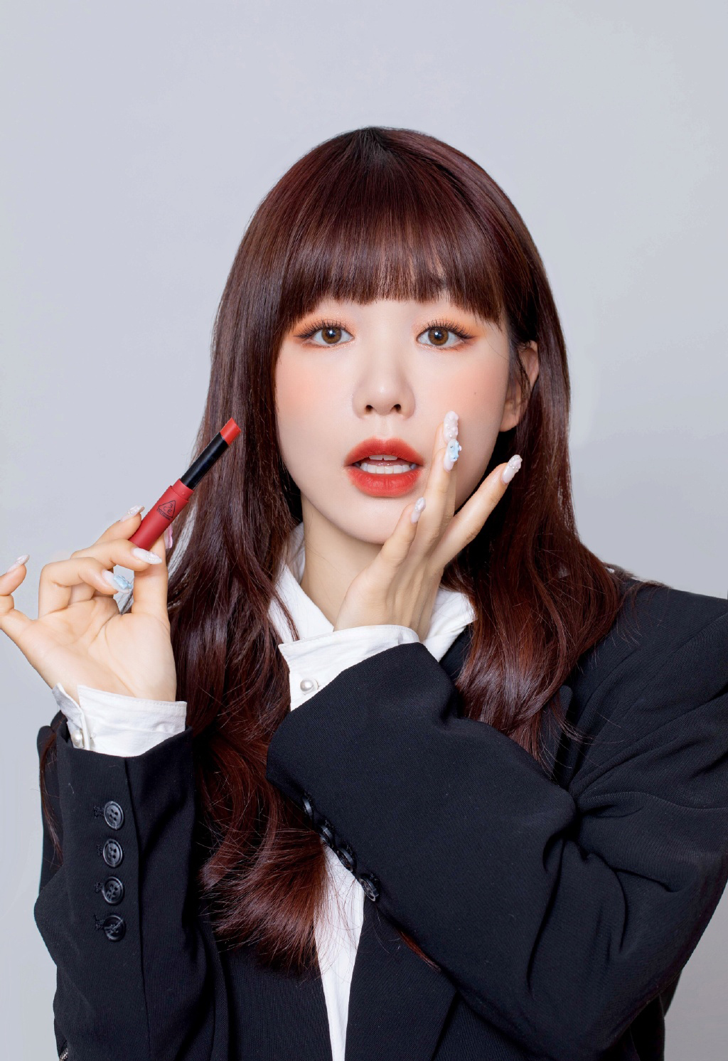 徐梦洁西装酷美代言写真图片23