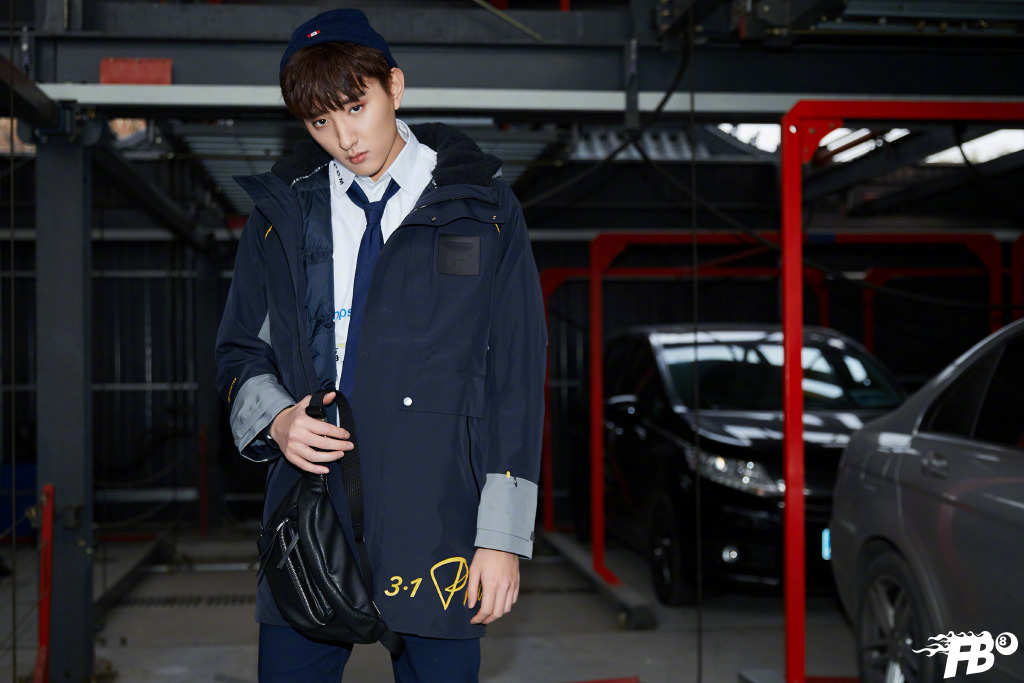 分享一组于小彤图片给大家,图中的明星图片壁纸会点缀你的电脑桌面