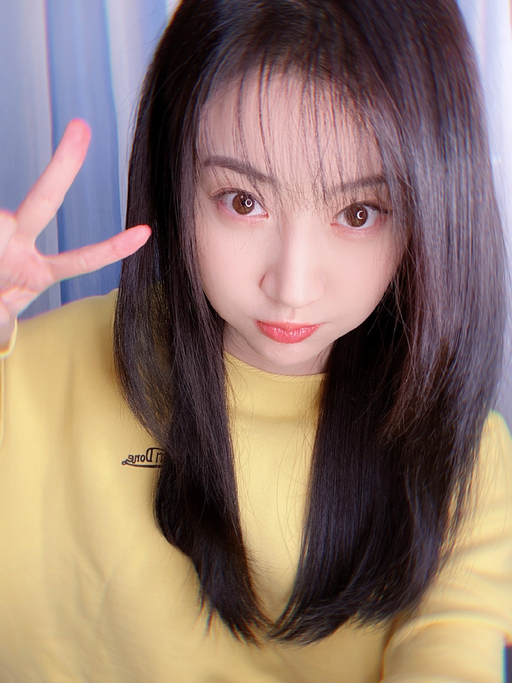 明星图片 大陆 女 景甜 > 景甜居家甜美写真图片(8/8)景甜相关图片