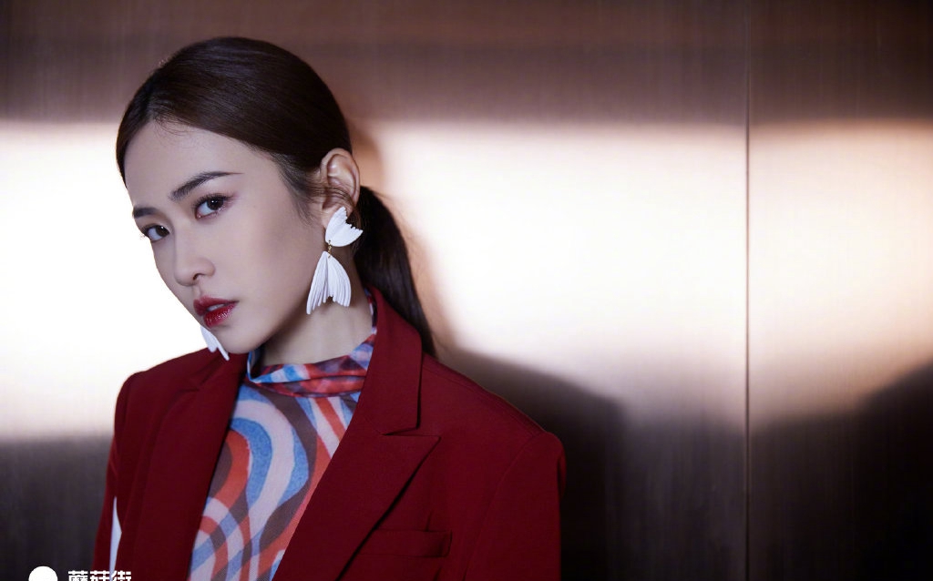 刘美彤英气典雅写真图片45