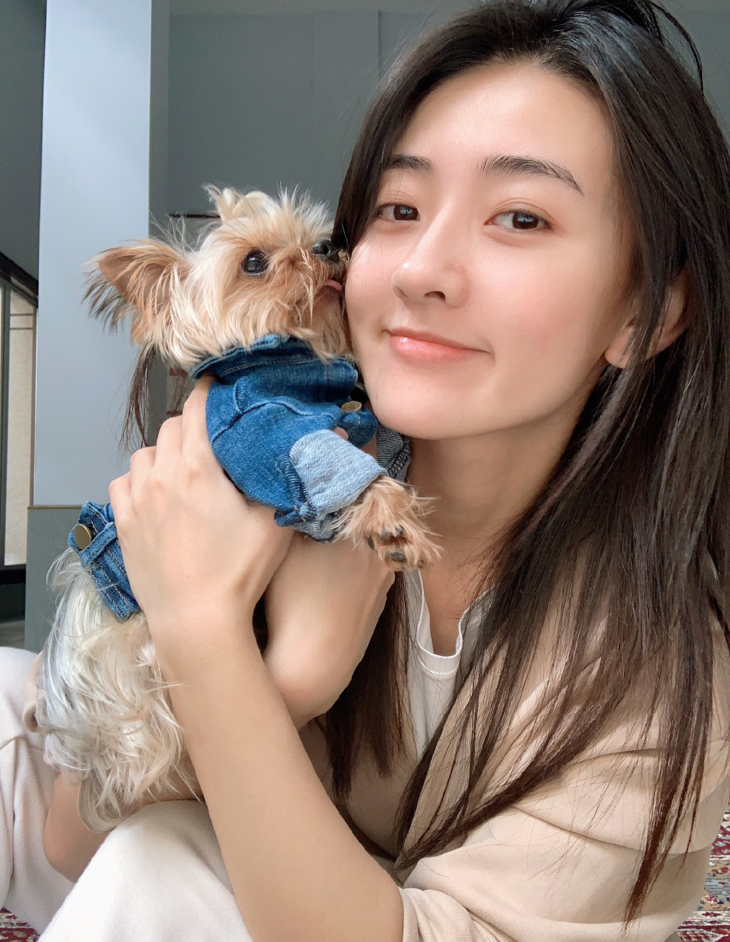 梁洁居家私服宠物自拍照图片35