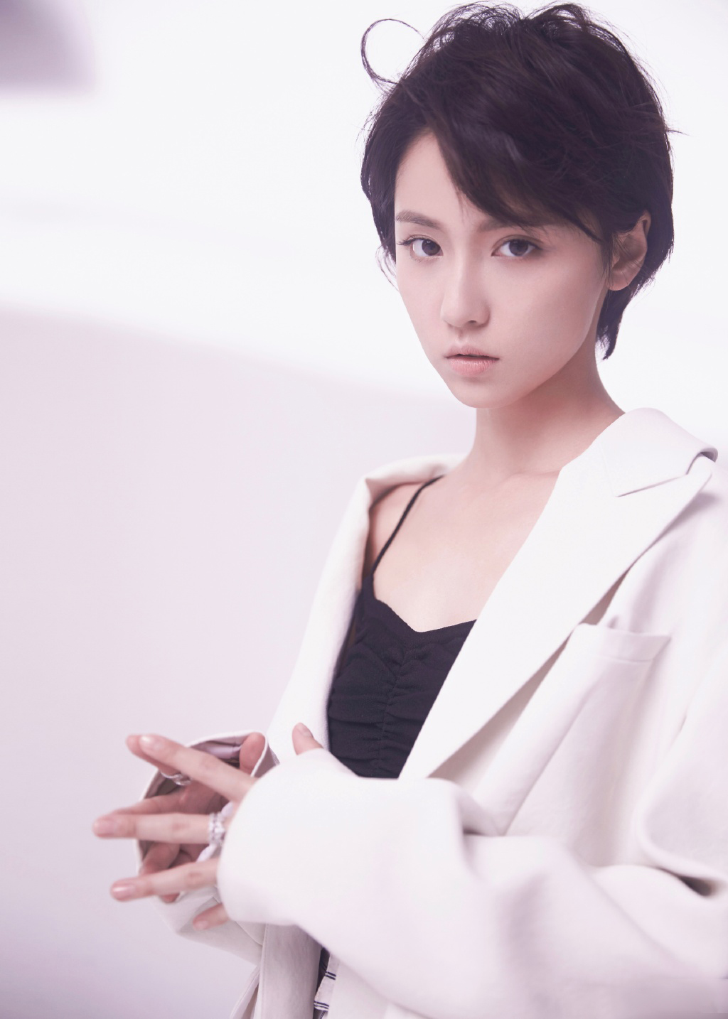 成果西装吊带性感写真图片46