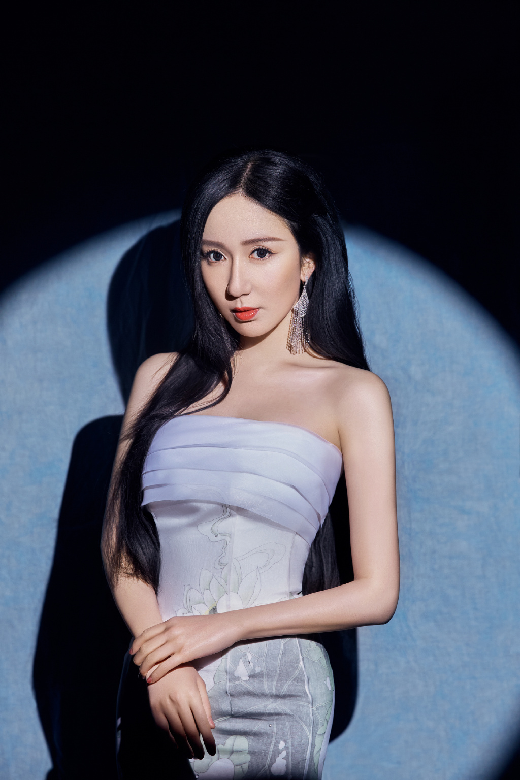 娄艺潇性感古风写真图片26