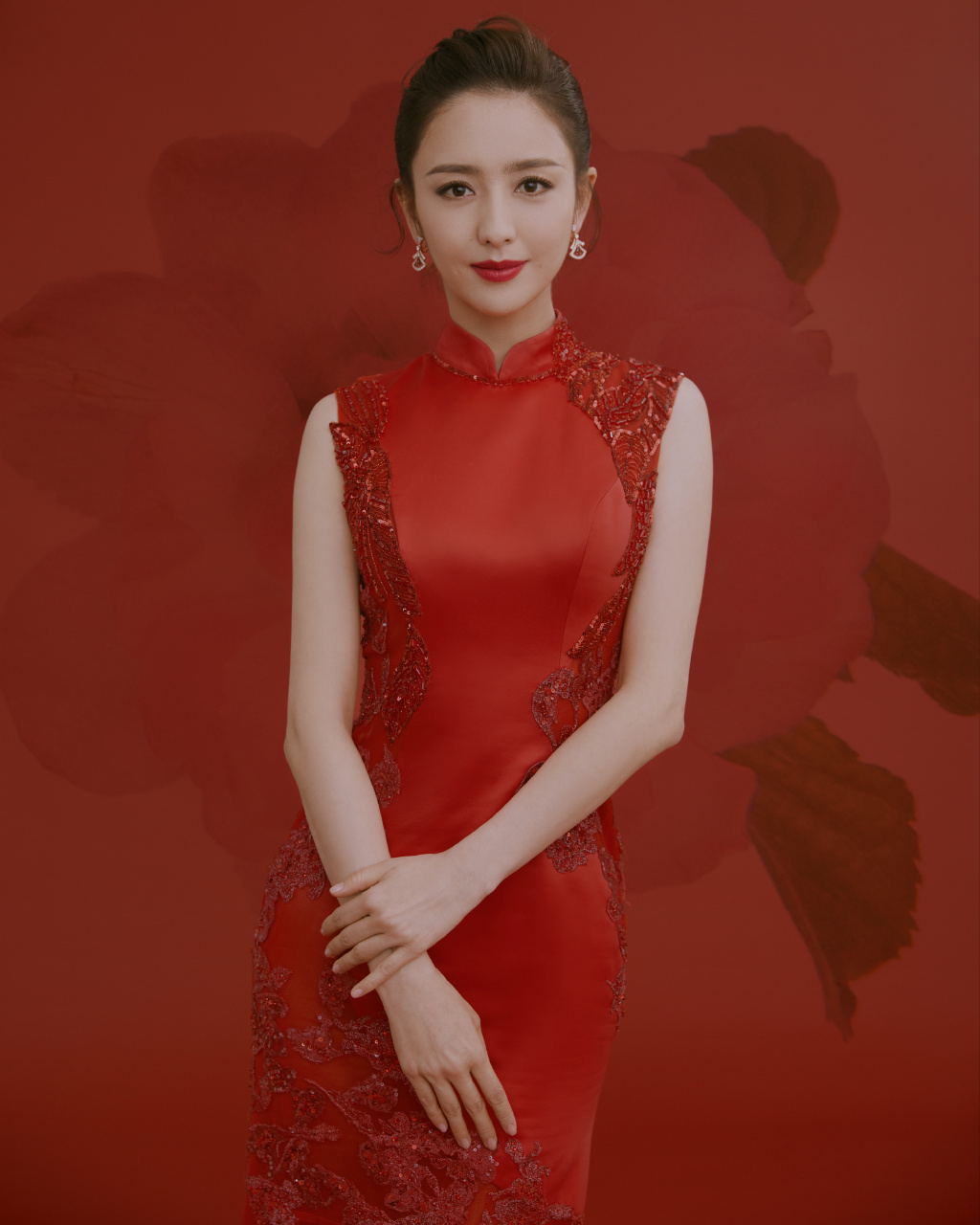 佟丽娅红色旗袍喜庆性感写真图片16