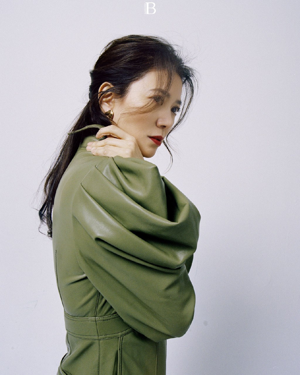 袁咏仪性感杂志封面写真图片912