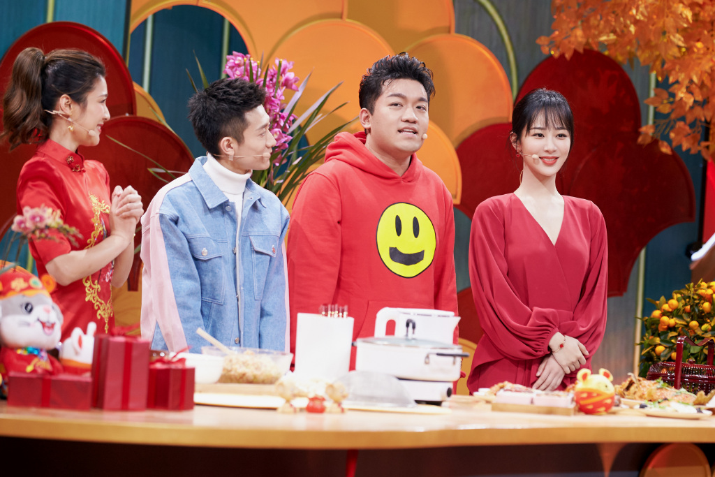 杨紫2020北京台春晚舞台照图片89