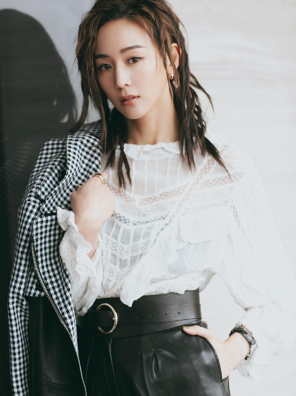 张钧甯唐探3性感路演图片16