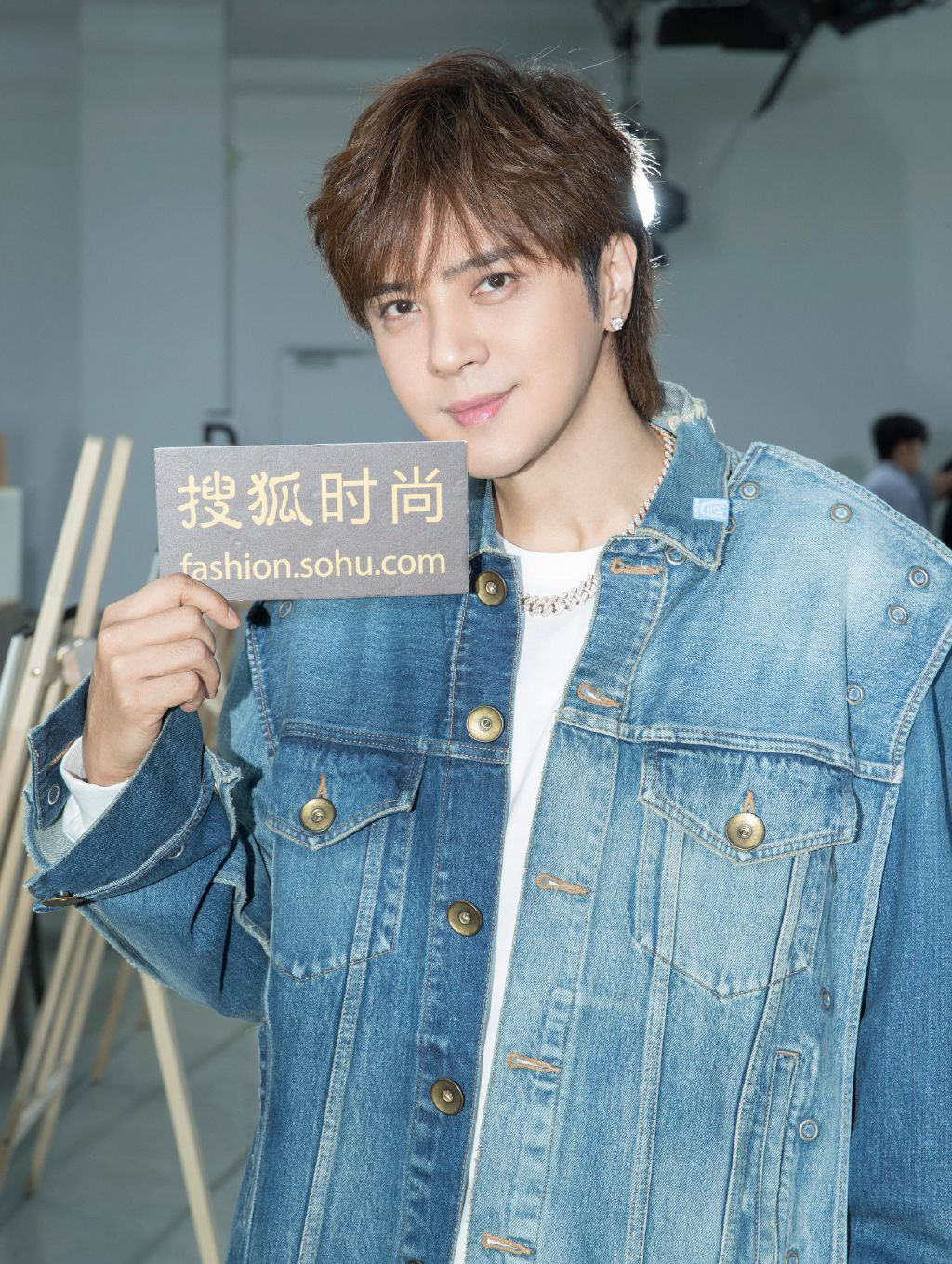 明星图片 台湾 男 罗志祥 罗志祥小丝巾穿搭帅气图片(8/8)上一组图
