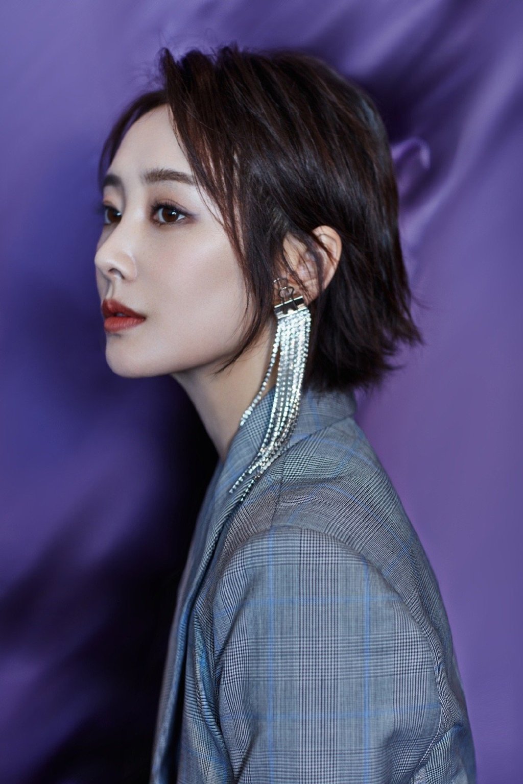 简介:李纯长腿纤细性感写真图片,分享一组李纯图片给大家,图中的明星