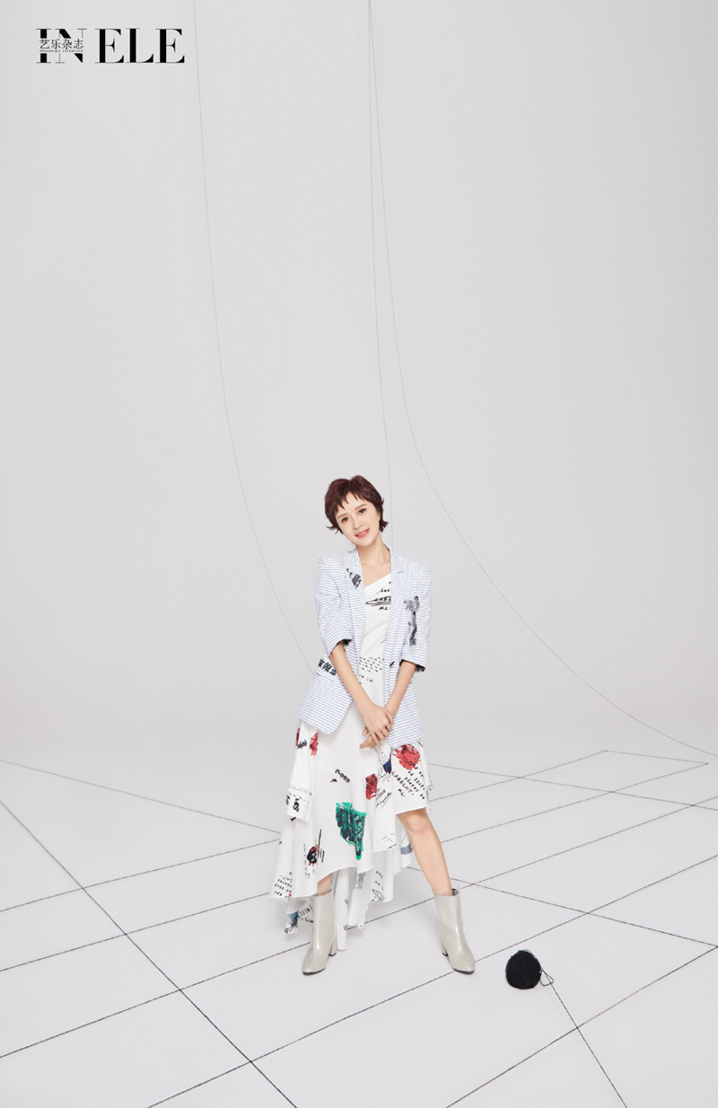 简介:金巧巧优雅知性写真图片,分享一组金巧巧图片给大