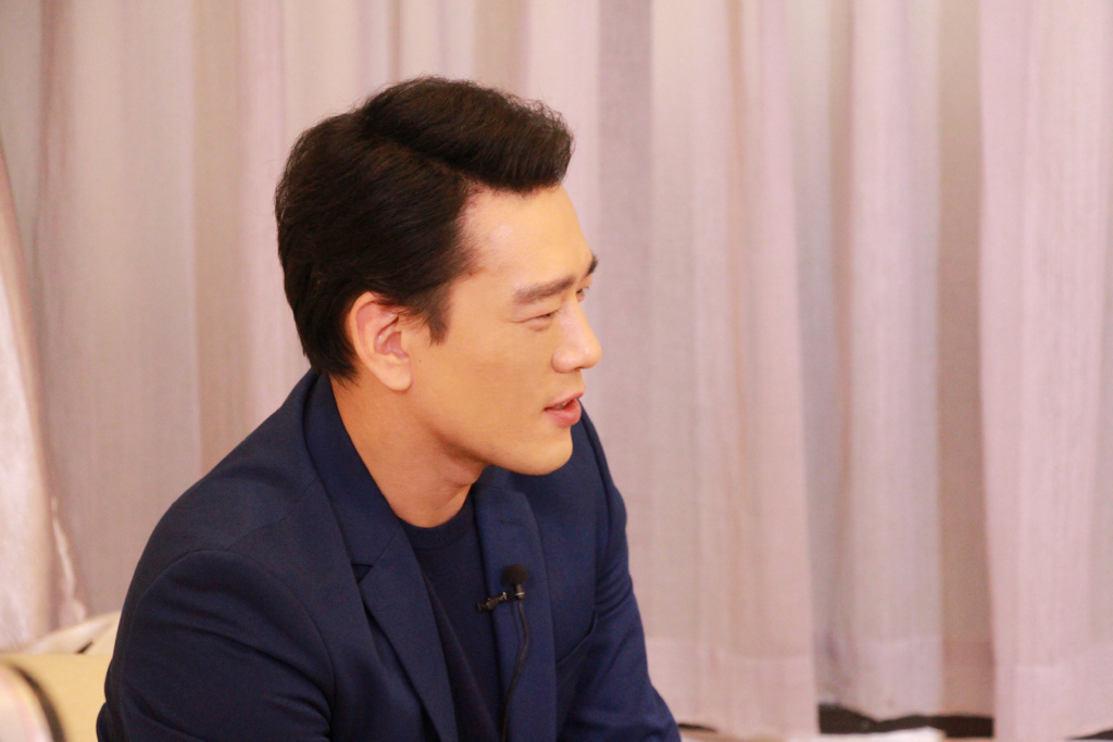 王耀庆冷峻帅气活动照图片69