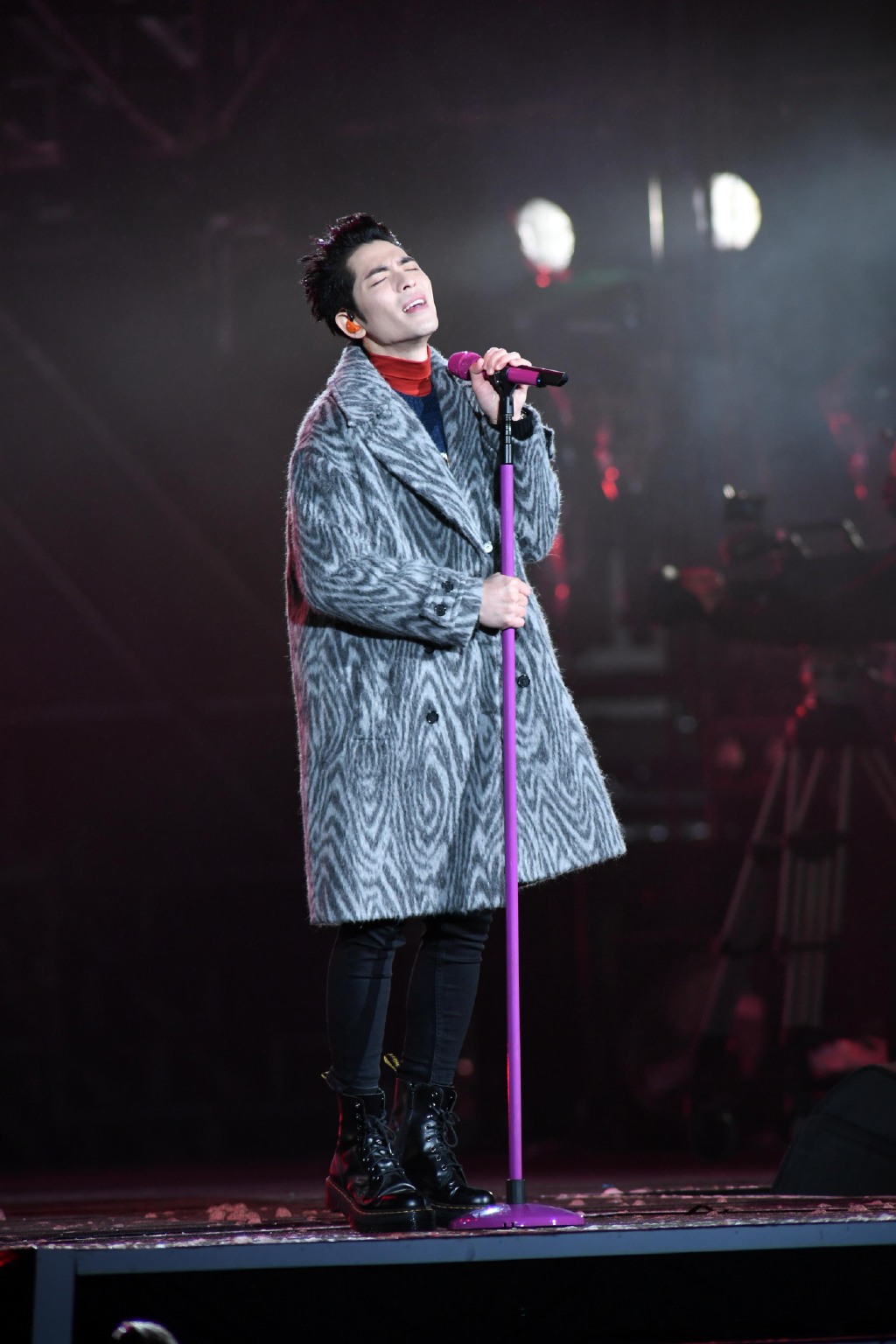 萧敬腾米奇印花衬衫帅气图片19