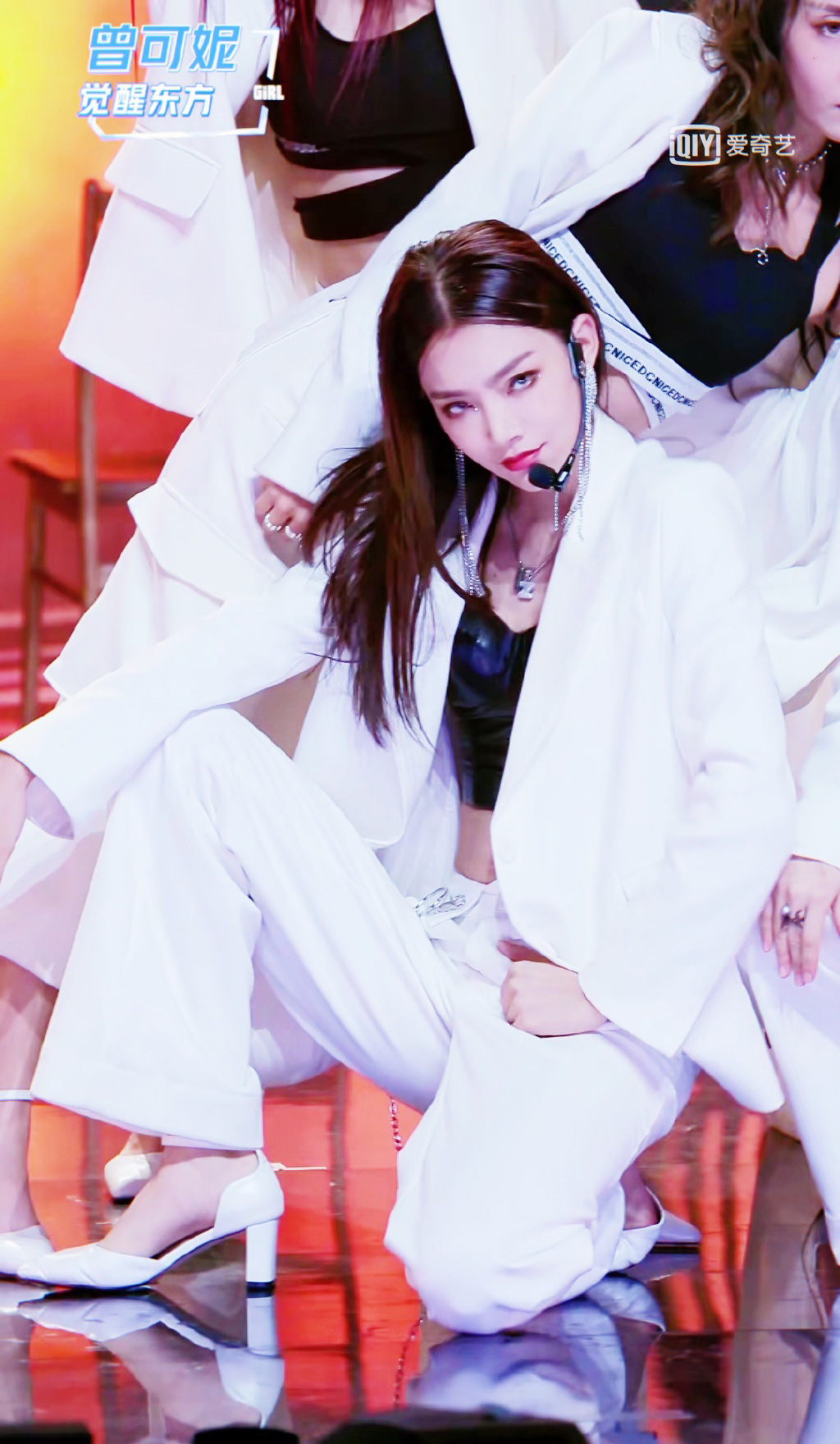 简介:曾可妮性感舞台照图片,分享一组曾可妮图片给大家