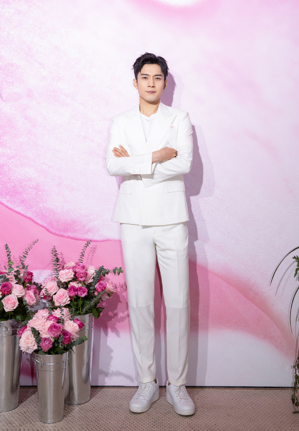 韩东君白色西服帅气活动照图片99