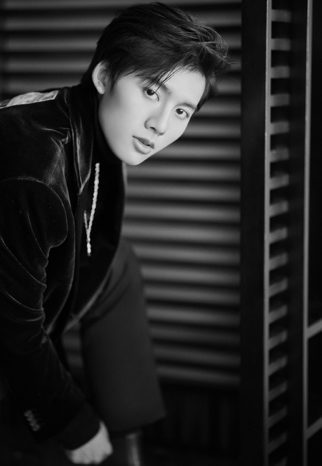 邓超元黑白光影绅士帅气写真24