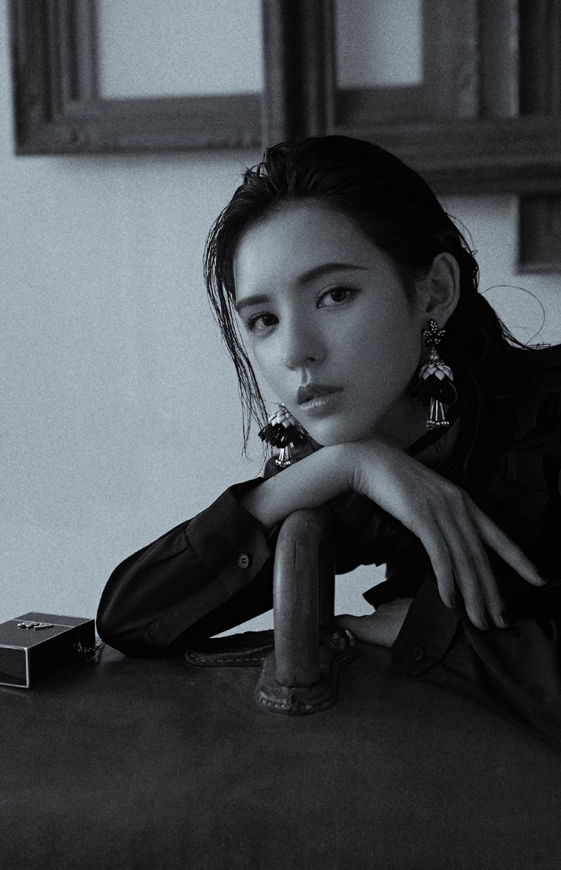 简介:张予曦酷美性感写真图片,分享一组张予曦图片给大家,图中的明星