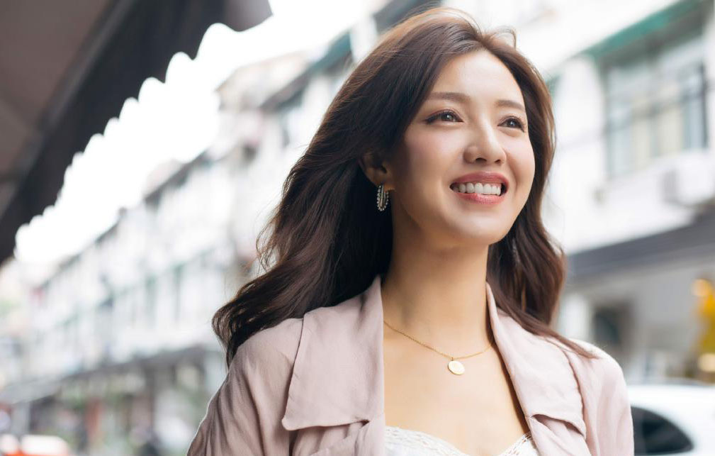 傅晶粉色风衣时尚街拍图片26